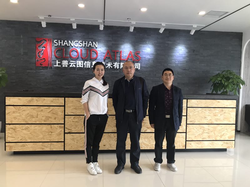 看望顶岗实习员工