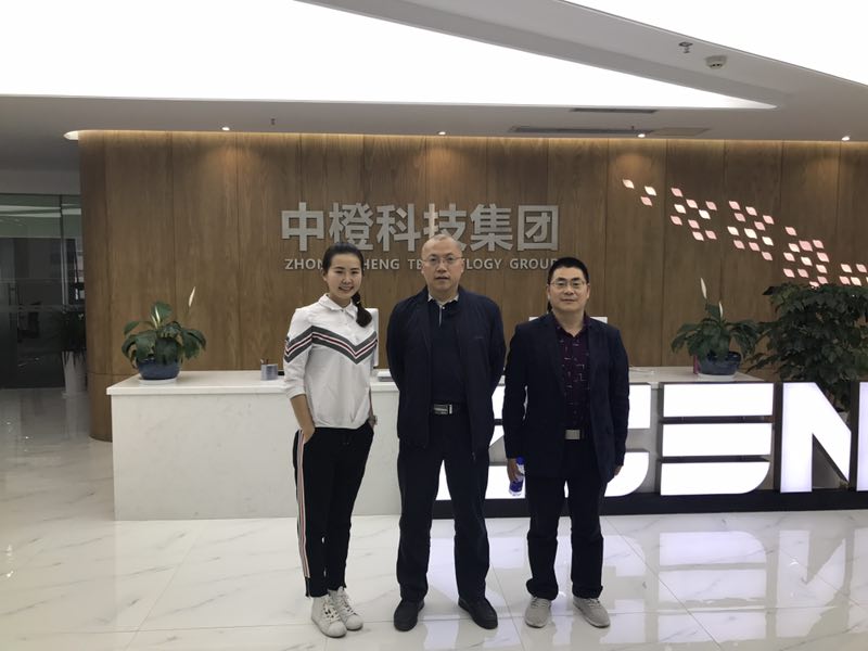看望顶岗实习员工